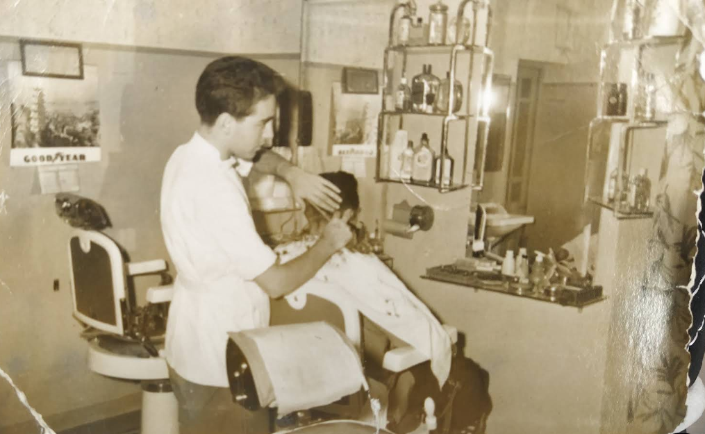 Fotografía histórica de la barbería en 1968